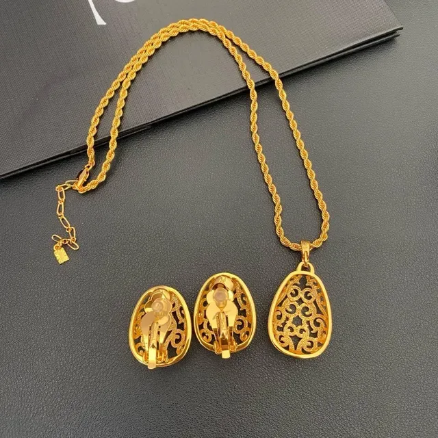 Gold Openwork Filigree Scroll Motif Necklace 7