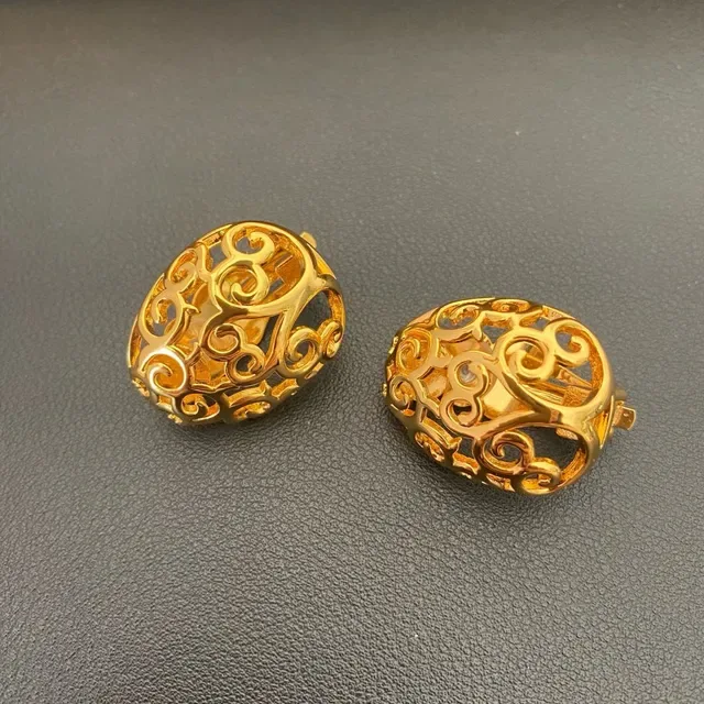 Gold Openwork Filigree Scroll Motif Necklace 12