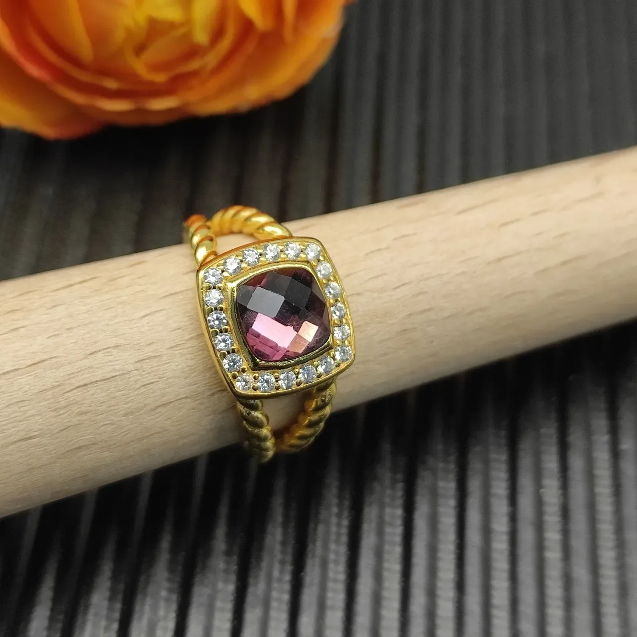 Gold Pink Cushion-Cut Central Stone Halo Setting Ring 3