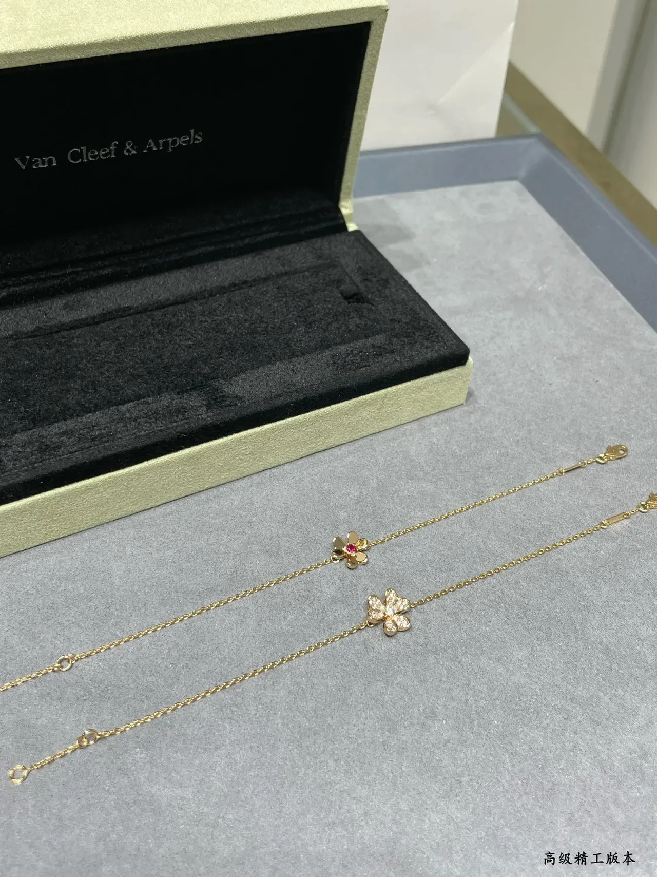 Gold Red Chain Five-Petal Flower Pendant Necklace 4