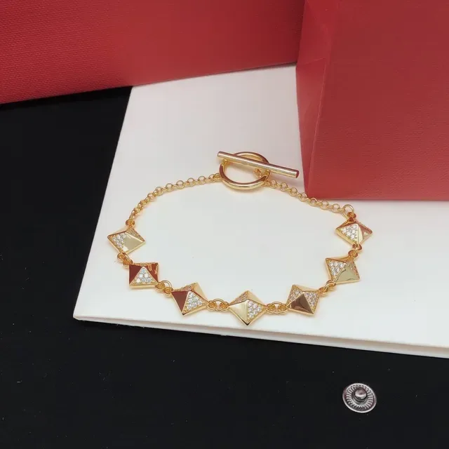Gold Red Chain Pyramid-Link Motif Bracelet 7