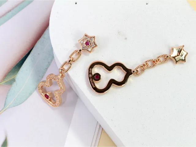 Gold Red Gourd-Shaped Star-Top Earrings 7