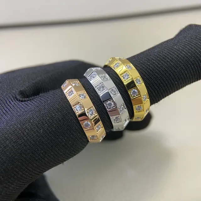 Gold Silver Faceted Band Pavé-Set Square-Cut Stones Ring 2