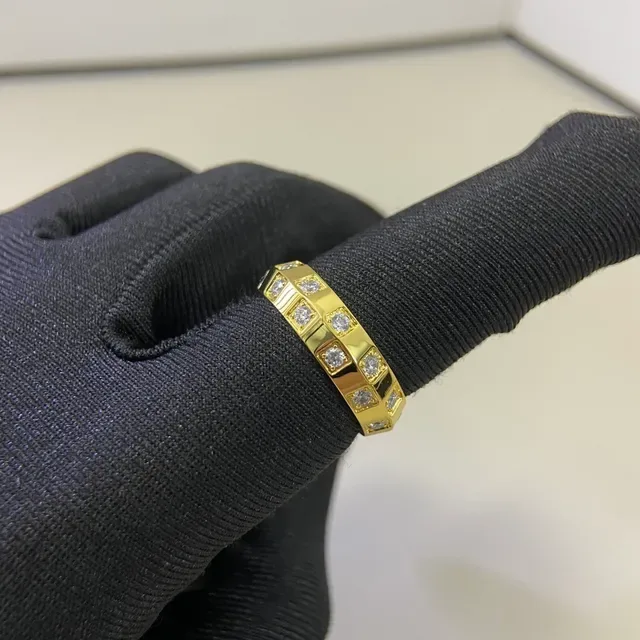 Gold Silver Faceted Band Pavé-Set Square-Cut Stones Ring 3