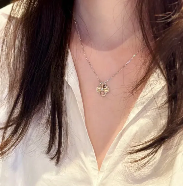 Gold Silver Four-Petal Clover-Shaped Pendant Radial Sunburst Engraving On Petals Necklace 9