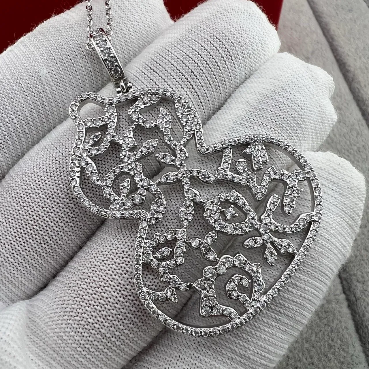 Gold Silver Heart-Shaped Filigree Necklace 3