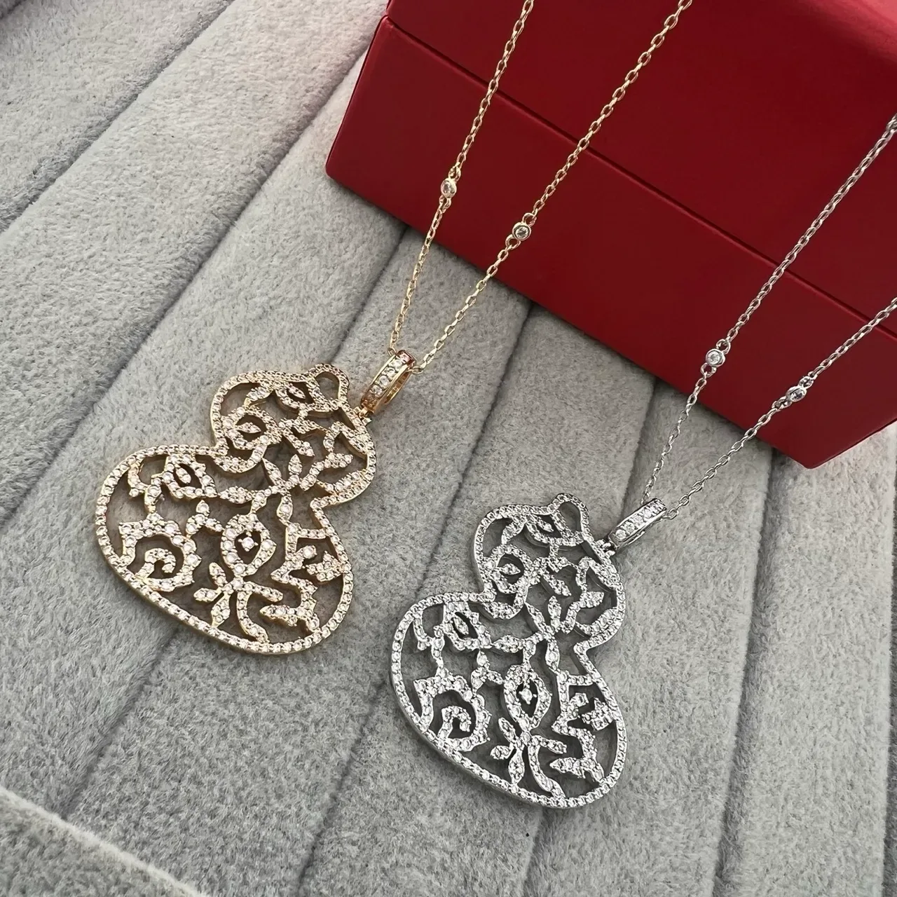 Gold Silver Heart-Shaped Filigree Necklace 7