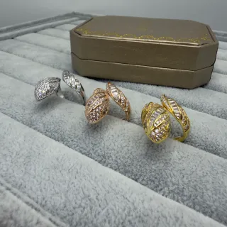 Gold Silver Leaf-Inspired Pavé-Set Ring