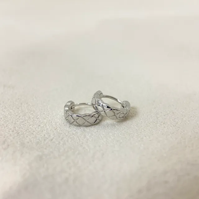 Gold Silver Quilted Texture Hinged Hoop Earrings 3
