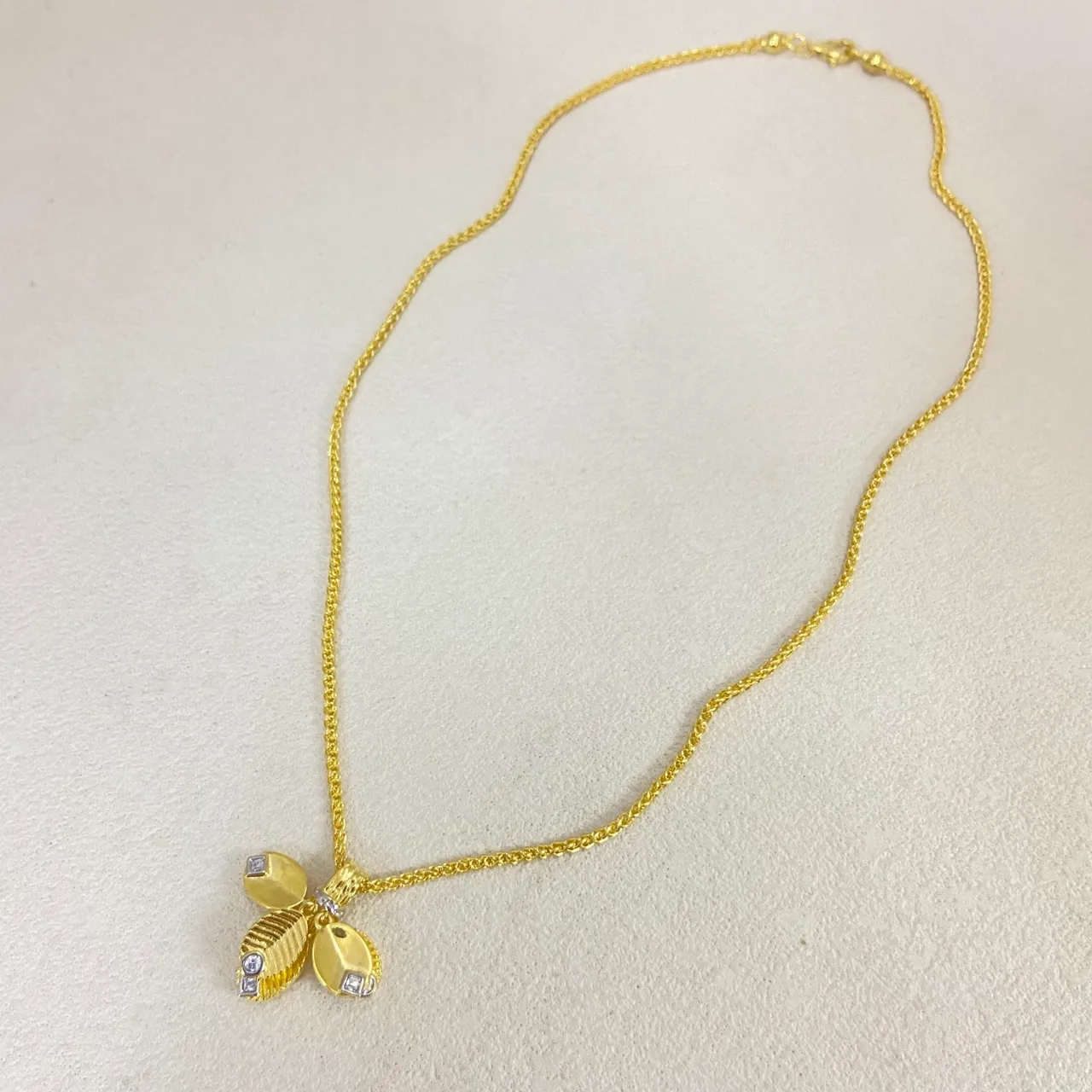 Gold Silver Rope Chain Three-Leaf Pendant Necklace 2