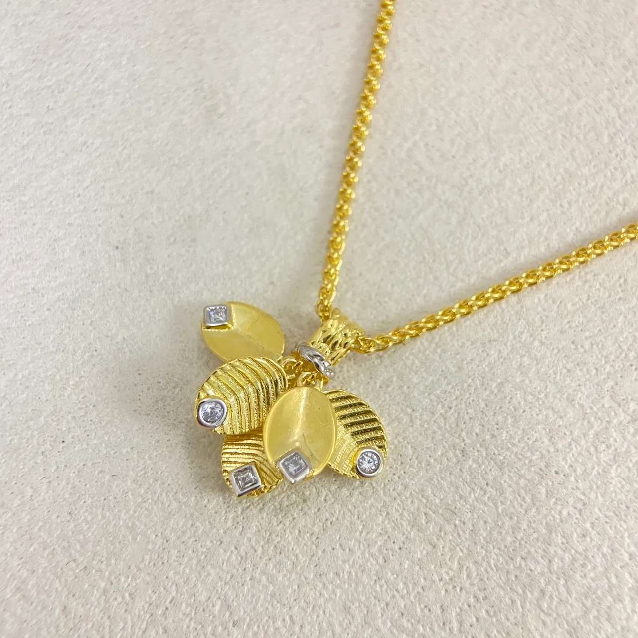 Gold Silver Rope Chain Three-Leaf Pendant Necklace 4