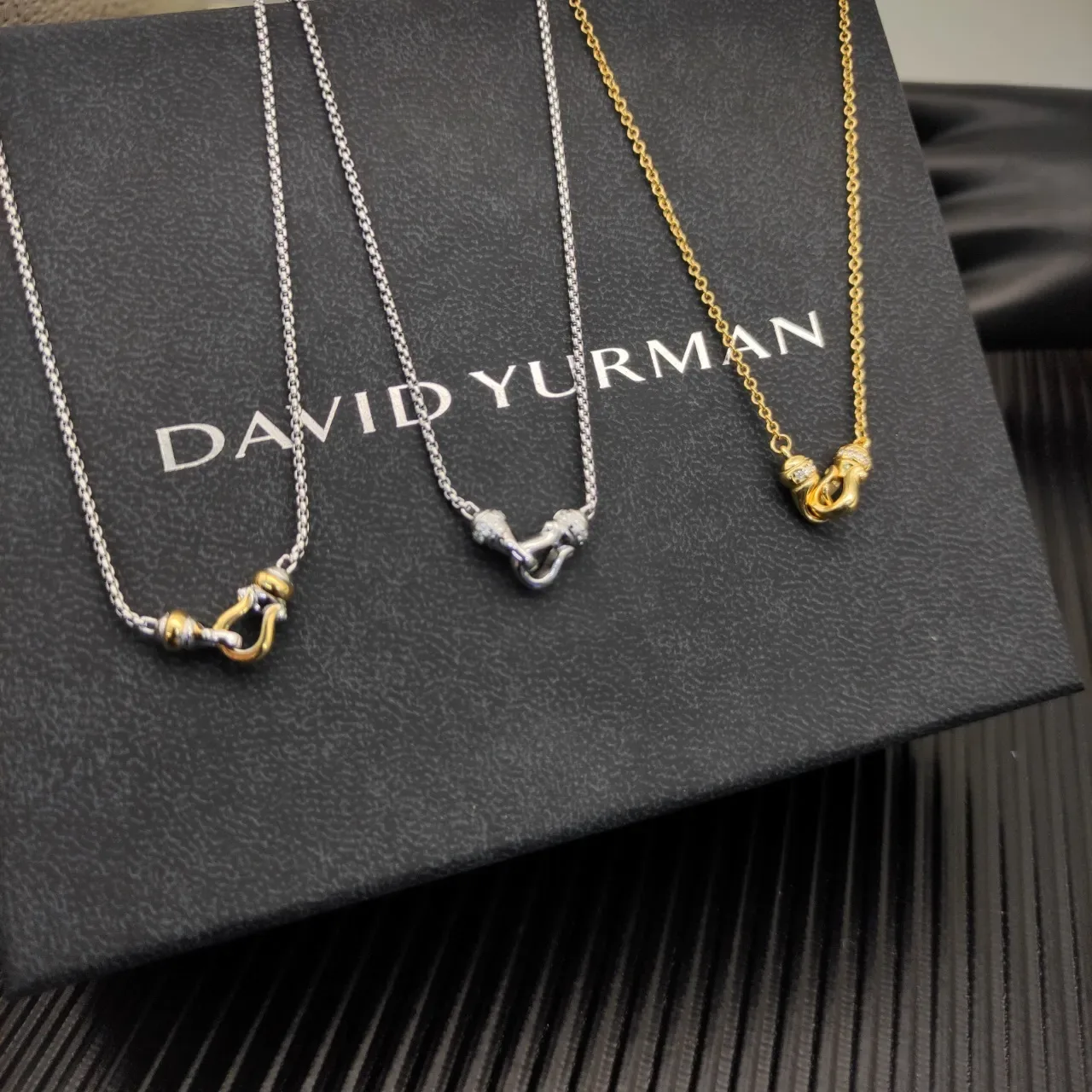 Gold Silver Twisted Rope Chain Clasp-Shaped Pendant Necklace 2