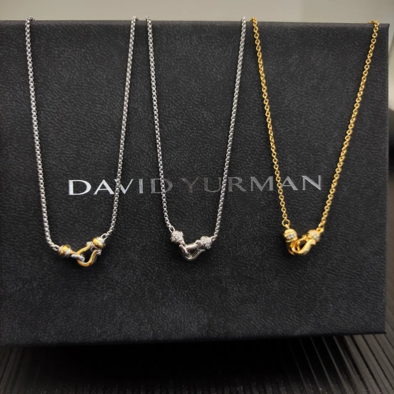 Gold Silver Twisted Rope Chain Clasp-Shaped Pendant Necklace 3