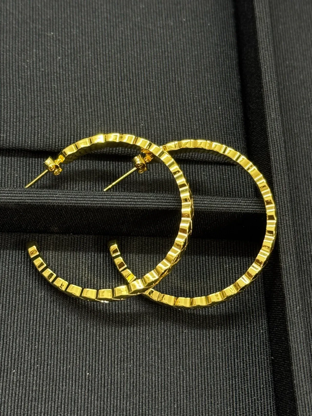 Gold Textured Geometric Hoop Earrings 2