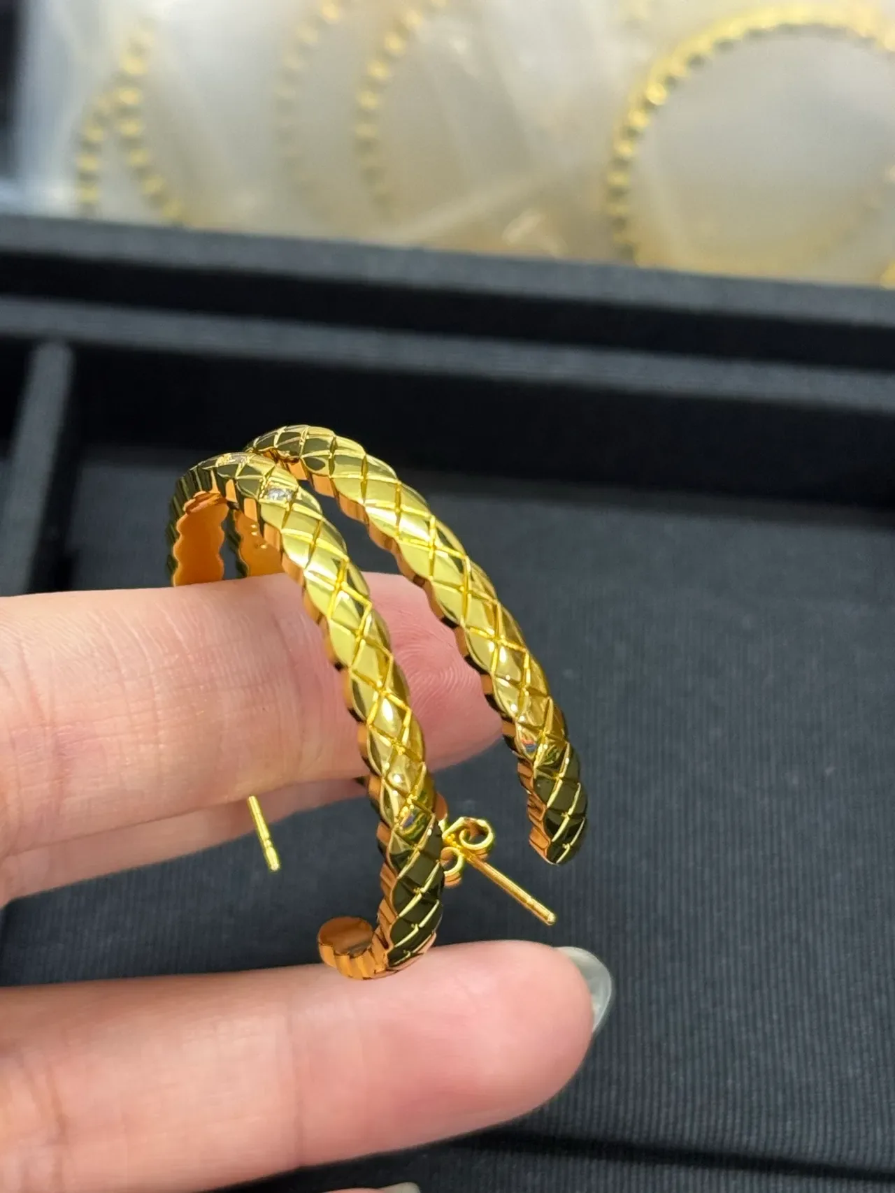 Gold Textured Geometric Hoop Earrings 3