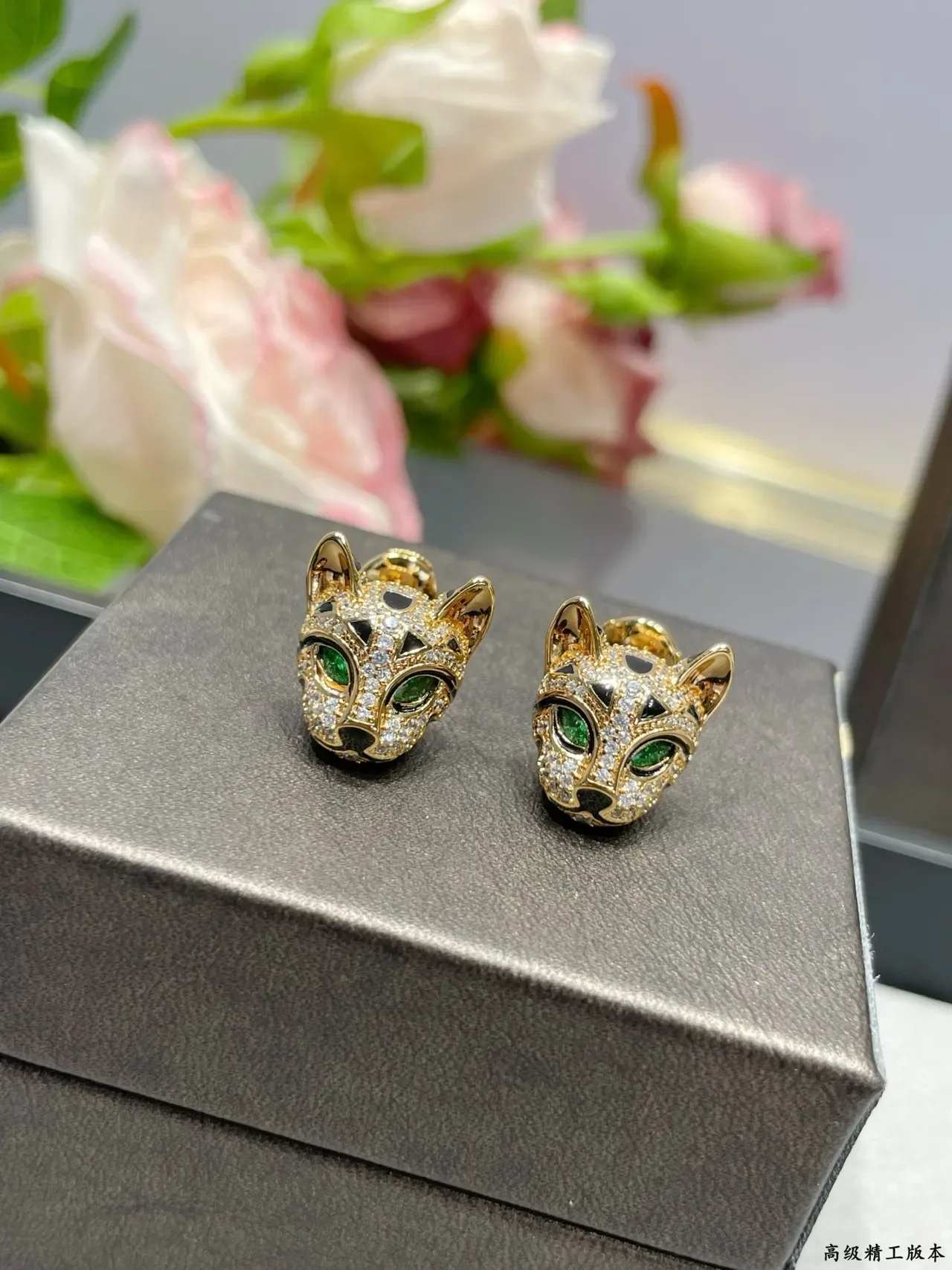Gold-Tone Fox Head Pavé Crystal Earring 7