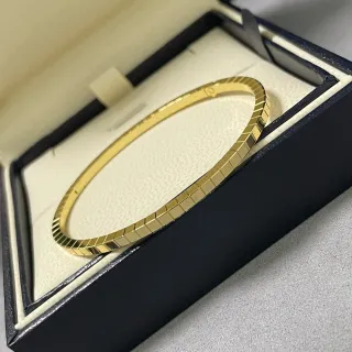 Bracelete Rígido Geométrico Segmentado Dourado