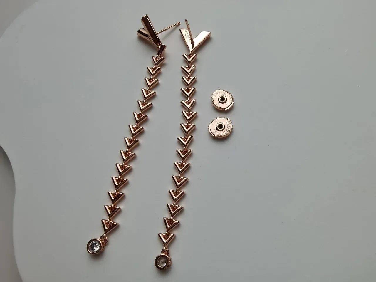 Gold Transparent Geometric V-Link Chain Dangling Drop Earrings 2