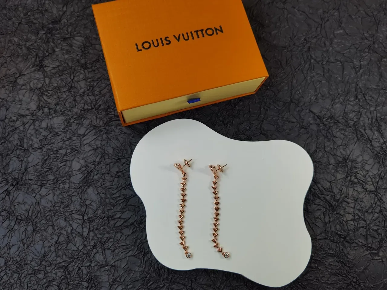 Gold Transparent Geometric V-Link Chain Dangling Drop Earrings 4