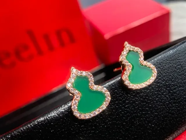 Gourd-Shaped Green Stone Pavé Earrings 3