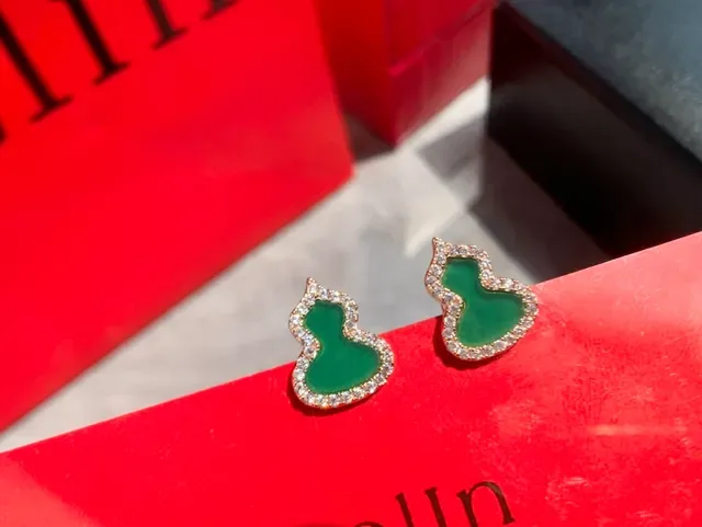 Gourd-Shaped Green Stone Pavé Earrings 6