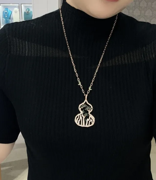 Gourd-Shaped Pavé and Green Gem Pendant Necklace 2