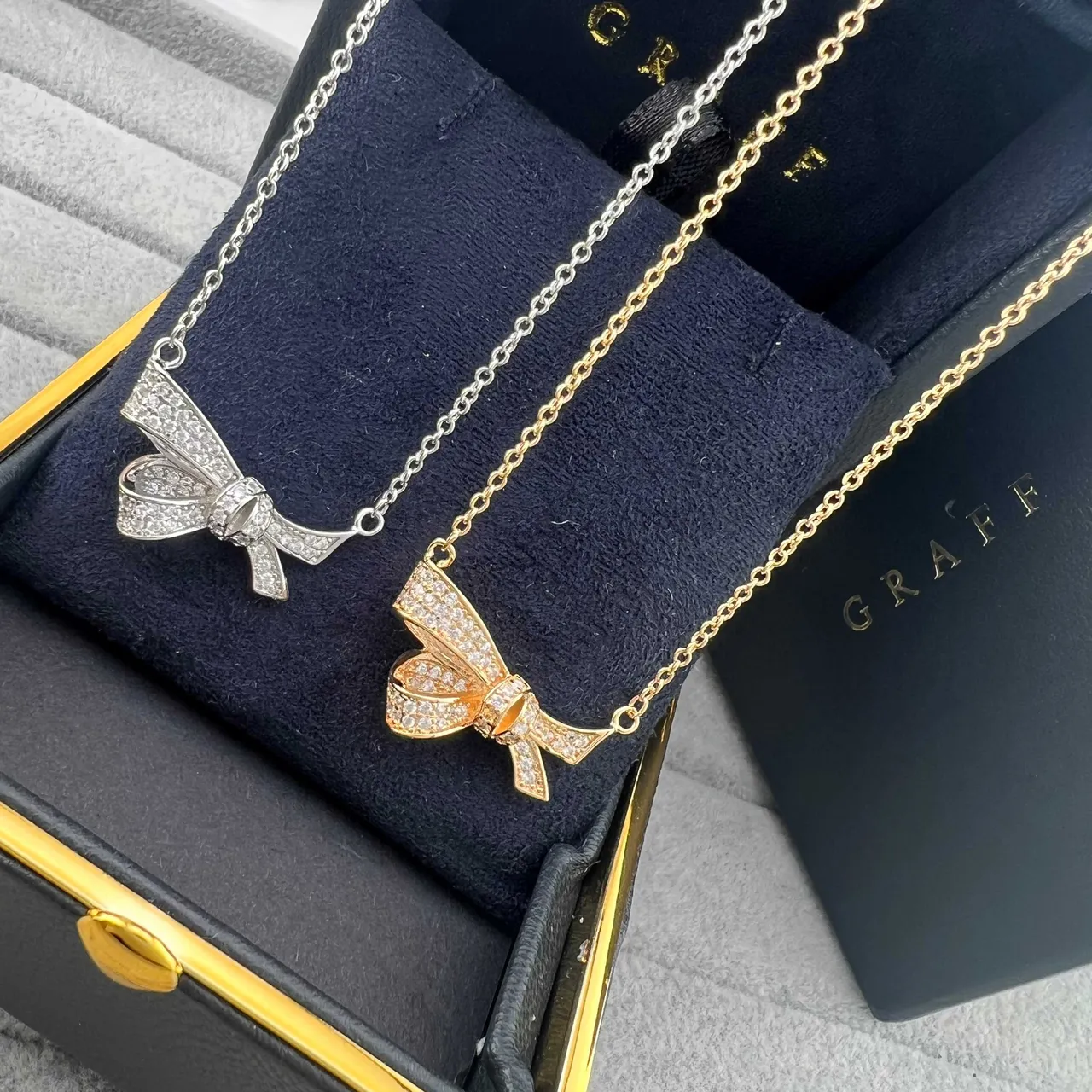 GRAFF Bow Gold Silver Pavé-Set Diamonds Necklace 4