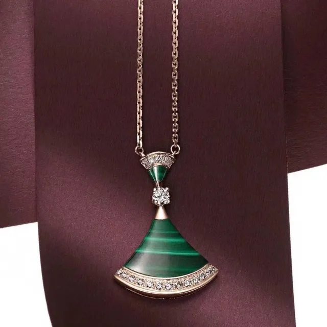 Green Gold Fan-Shaped Malachite Pendant Pavé-Set Clear Stones Necklace 2