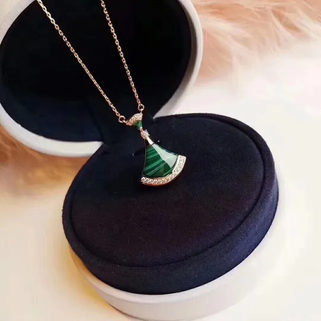 Green Gold Fan-Shaped Malachite Pendant Pavé-Set Clear Stones Necklace 3