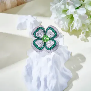Green White Floral Motif Pavé-Set Ring