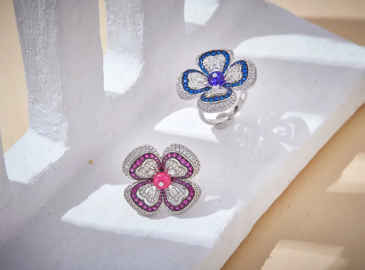Green White Floral Motif Pavé-Set Ring 7