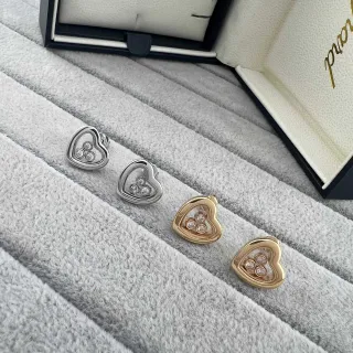 Heart-Shaped Open-Frame Three-Stone Stud Earrings