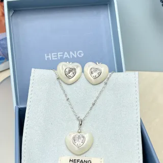 HEFANG 米色银色心形珍珠母贝光泽项链