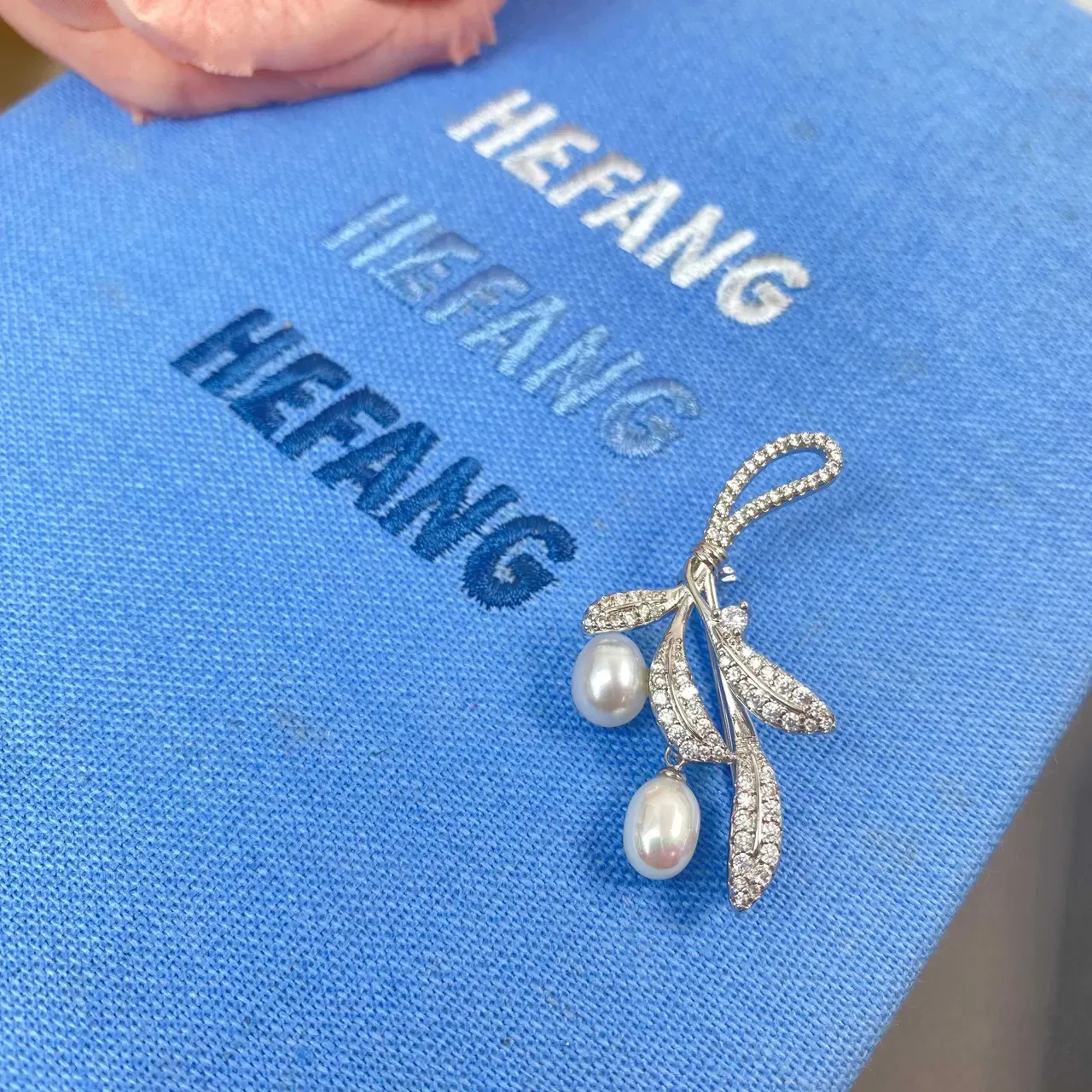 HEFANG Broche Laço e Folha Pavé Cristal e Pérola 4