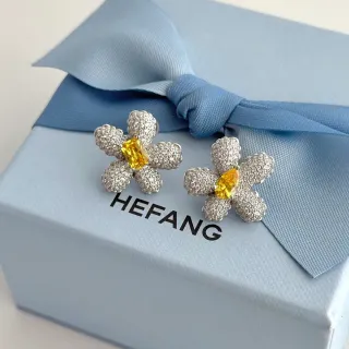 HEFANG Flower-Shaped Pavé Crystal and Yellow Gem Stud Earrings