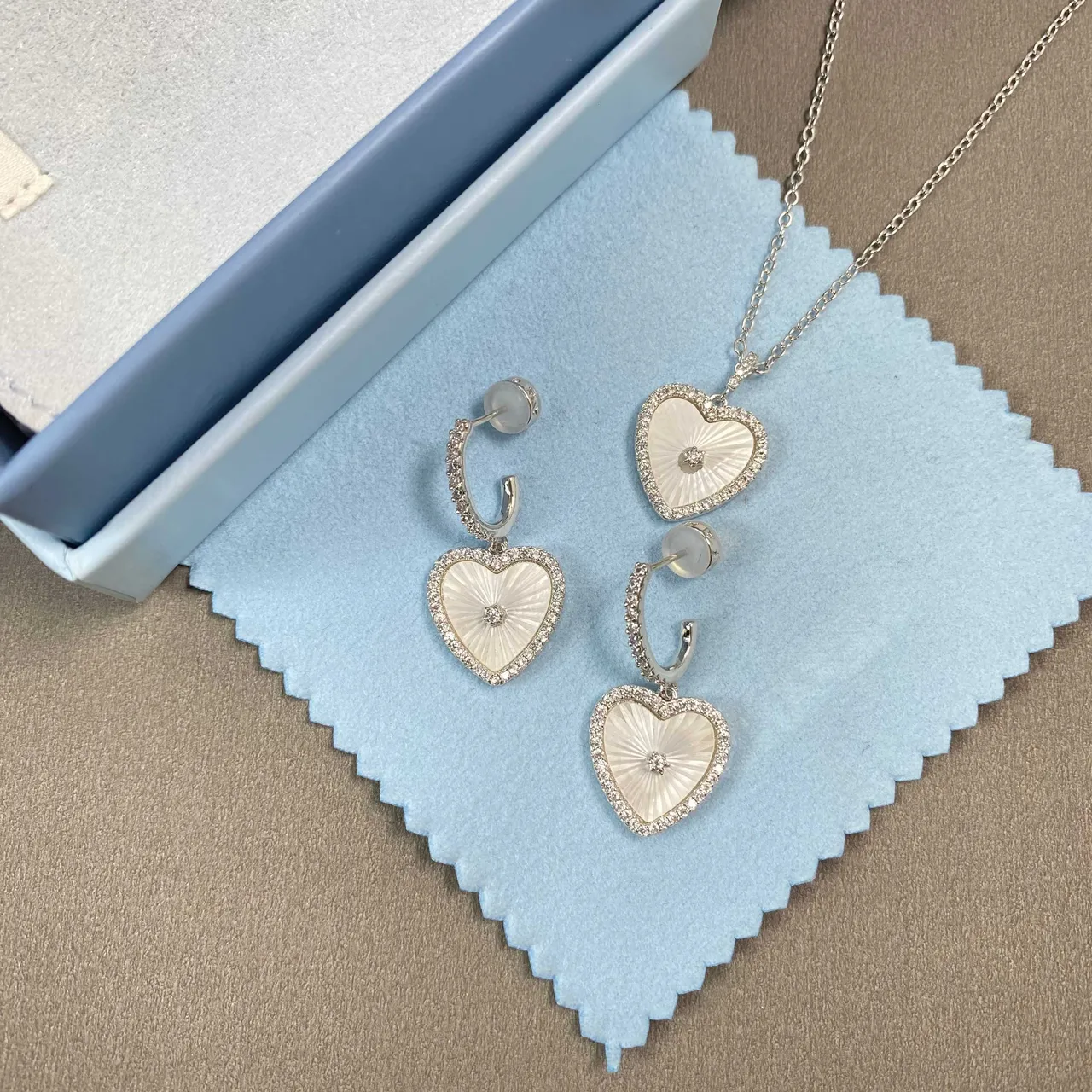 HEFANG Silver White Heart-Shaped Pendant Enamel Center Necklace 9