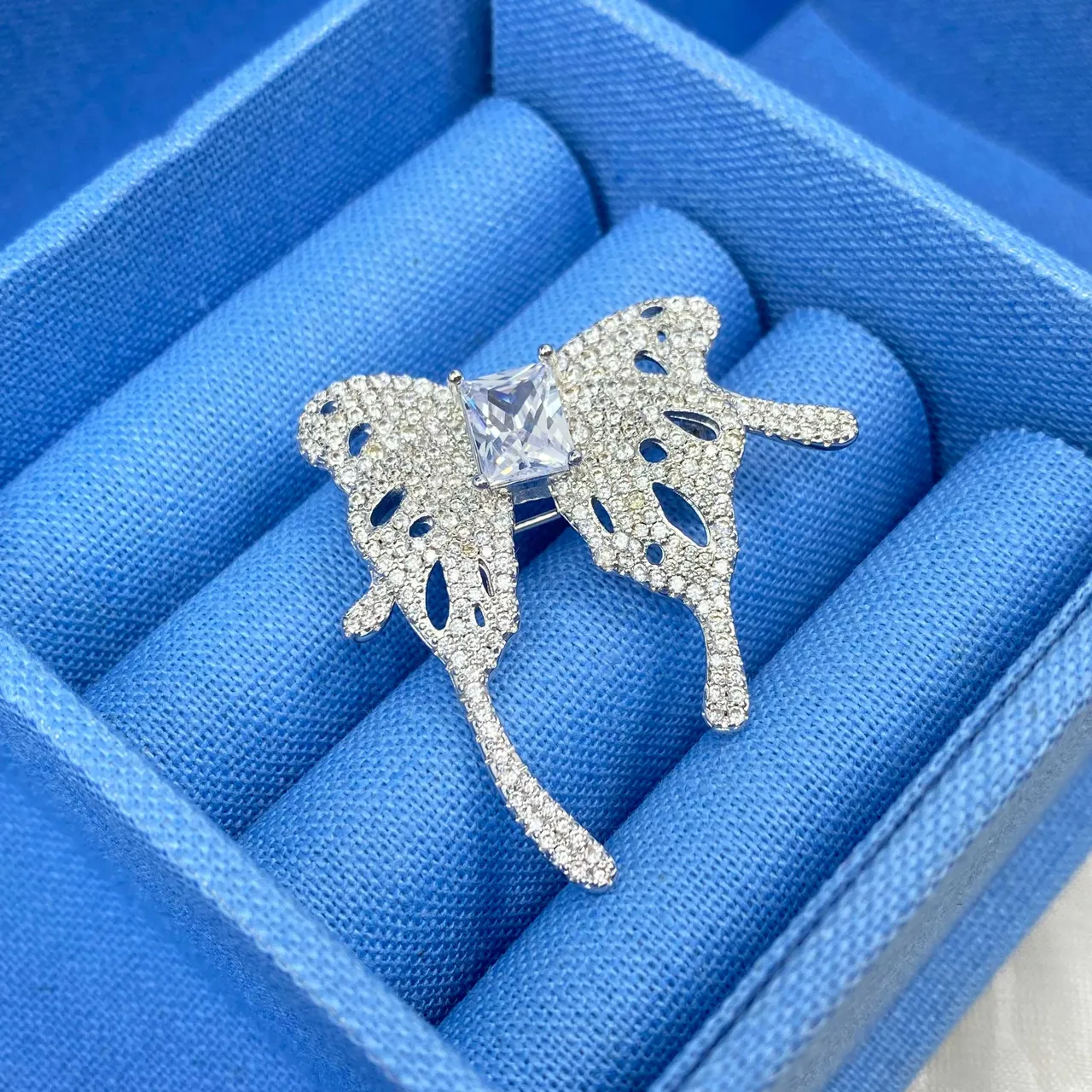 HEFANG Silver White Pavé-Set Crystal Openwork Butterfly Silhouette Brooch 7