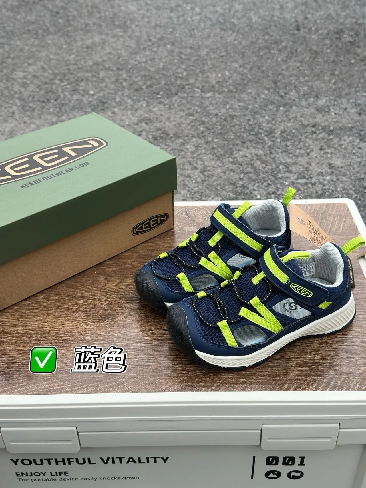 KEEN Blue Green Low-Cut Dual-Strap Hook-and-Loop Casual Sandals 6