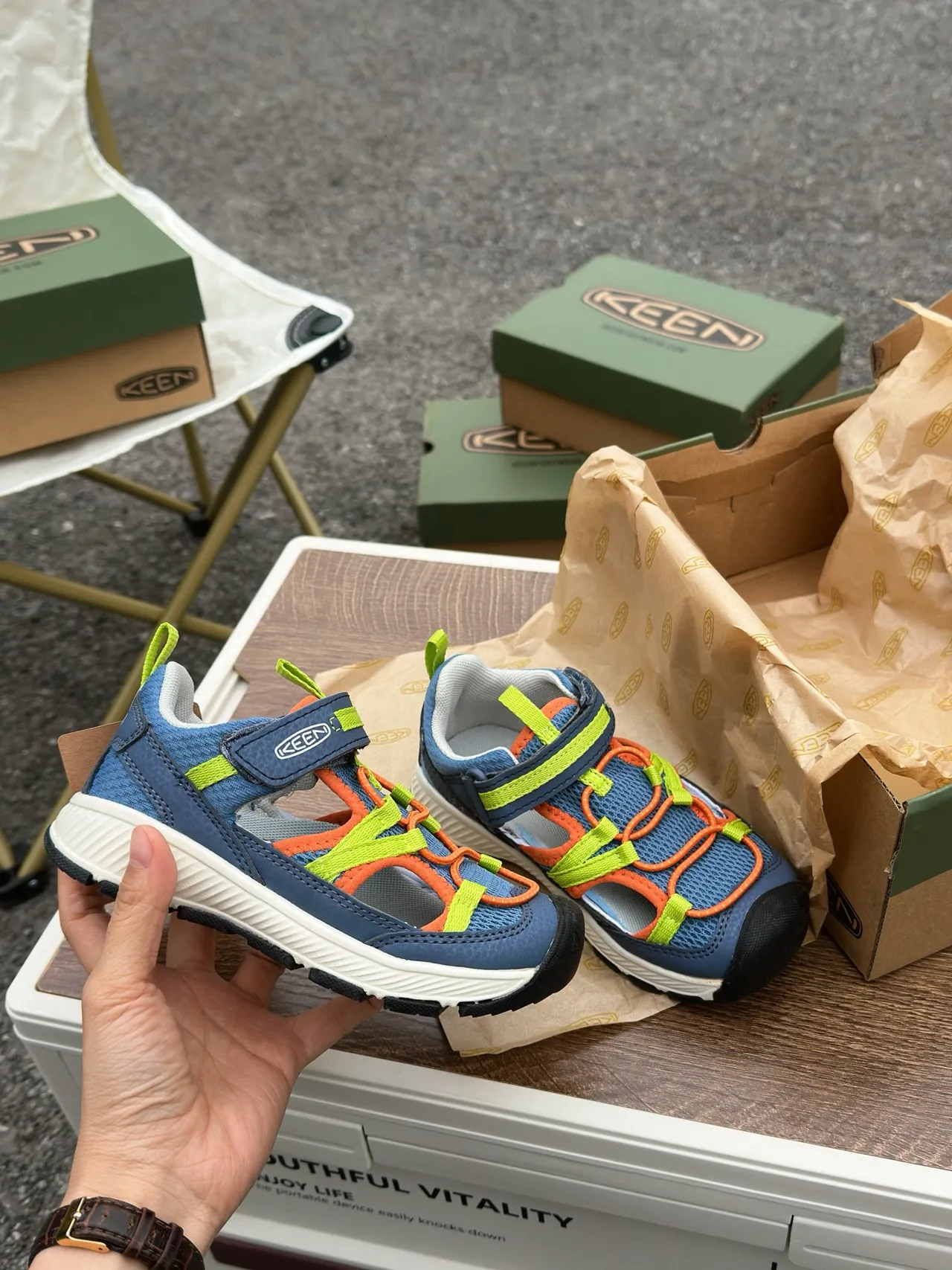 KEEN Blue Green Low-Cut Dual-Strap Hook-and-Loop Casual Sandals 21