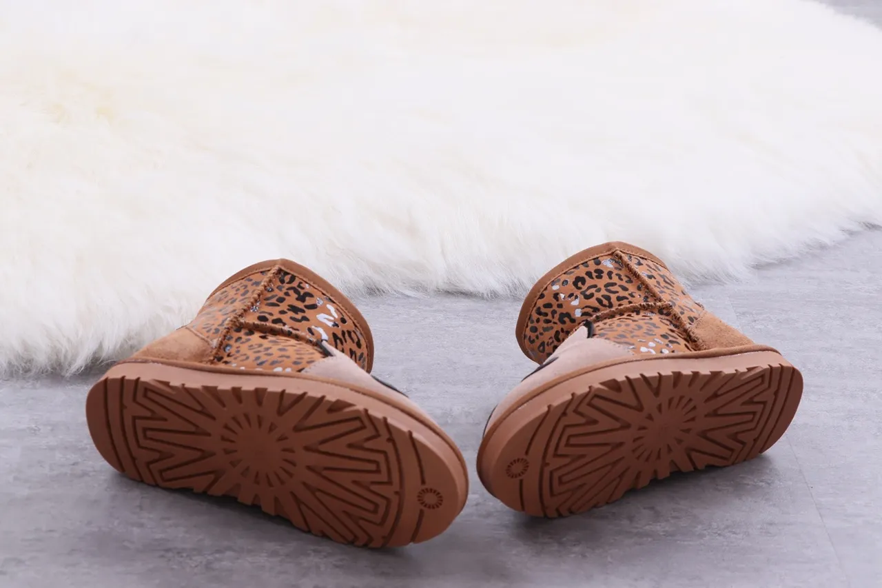 Leopard Print Animal-Face Shearling-Lined Snow Boots 6