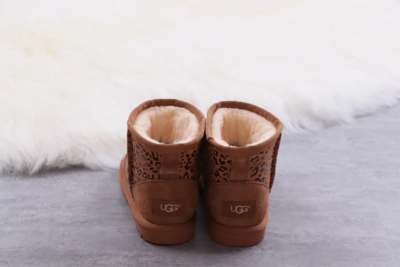 Leopard Print Animal-Face Shearling-Lined Snow Boots 9