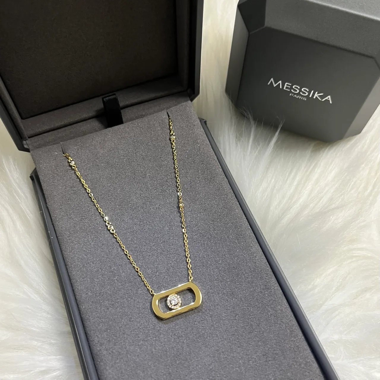 Messika Move Rectangular Pavé Diamond Necklace 6
