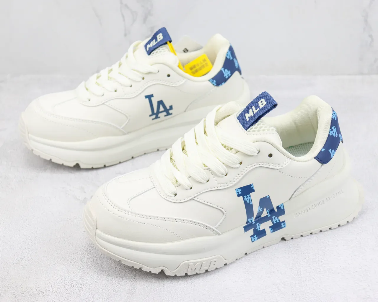 MLB LA Logo Chunky Lifestyle Sneaker 5