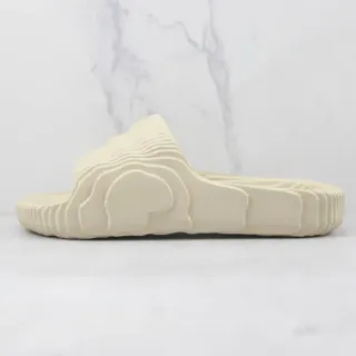 Monochrome Molded Ribbed Strap Slipper