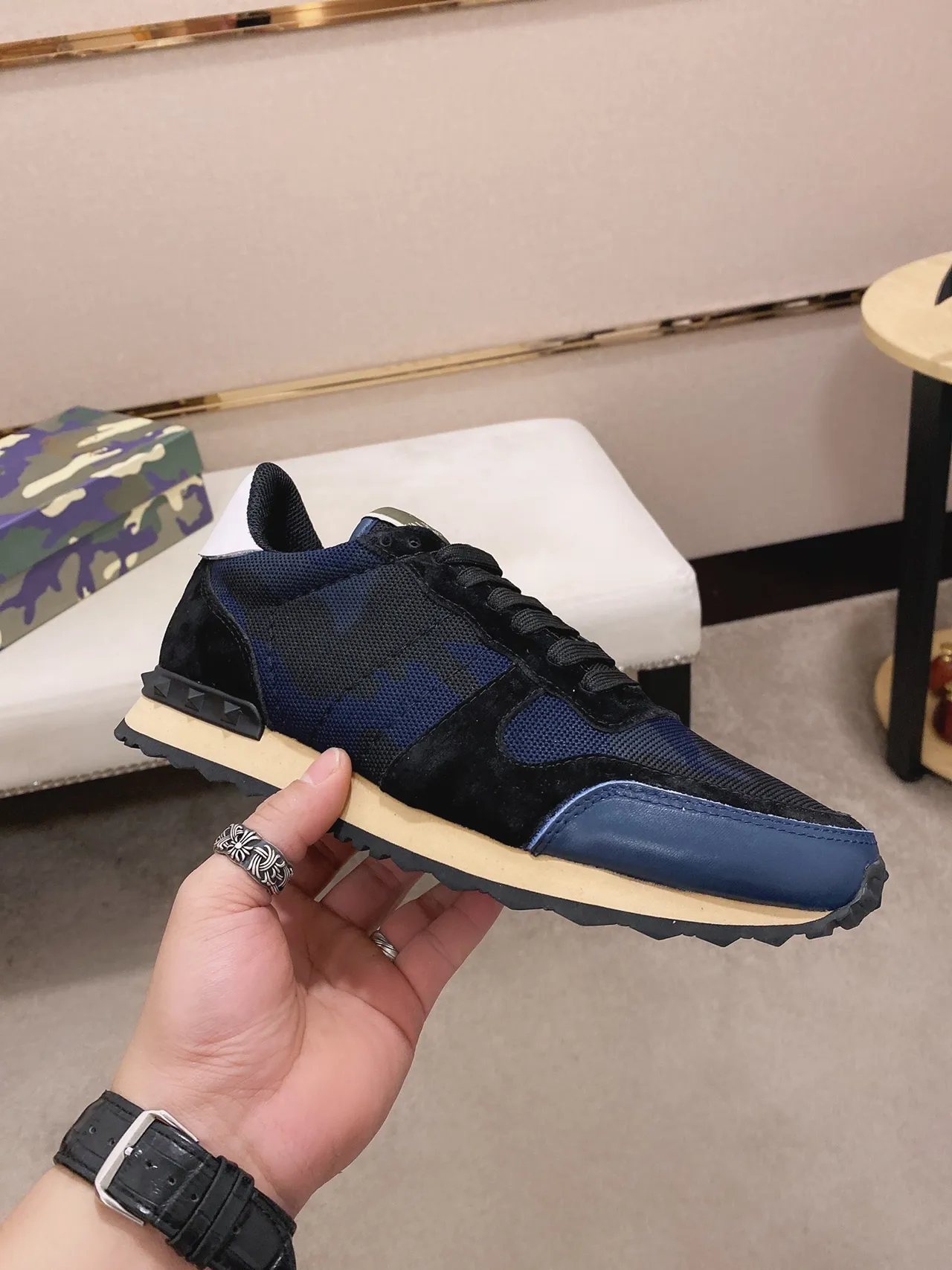 Navy and Blue Mixed-Material Low-Top Sneaker 7
