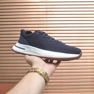 حذاء رياضي بنعل وسط أبيض مع upper knit باللون navy brown
