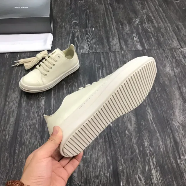 Off-White Leather-Like Low-Top Lifestyle Sneakers 3