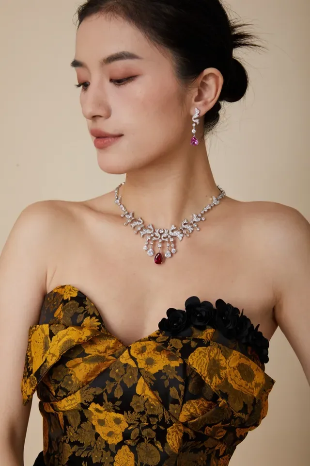 Ornate Diamond-Encrusted Red Gem Pendant Necklace 2