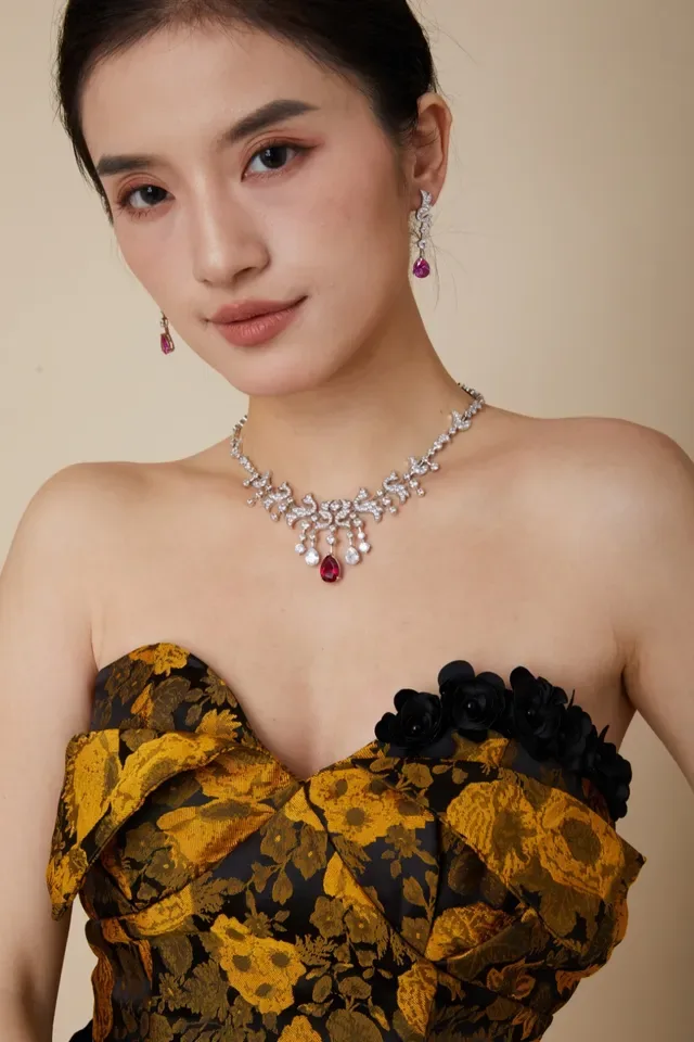 Ornate Diamond-Encrusted Red Gem Pendant Necklace 3