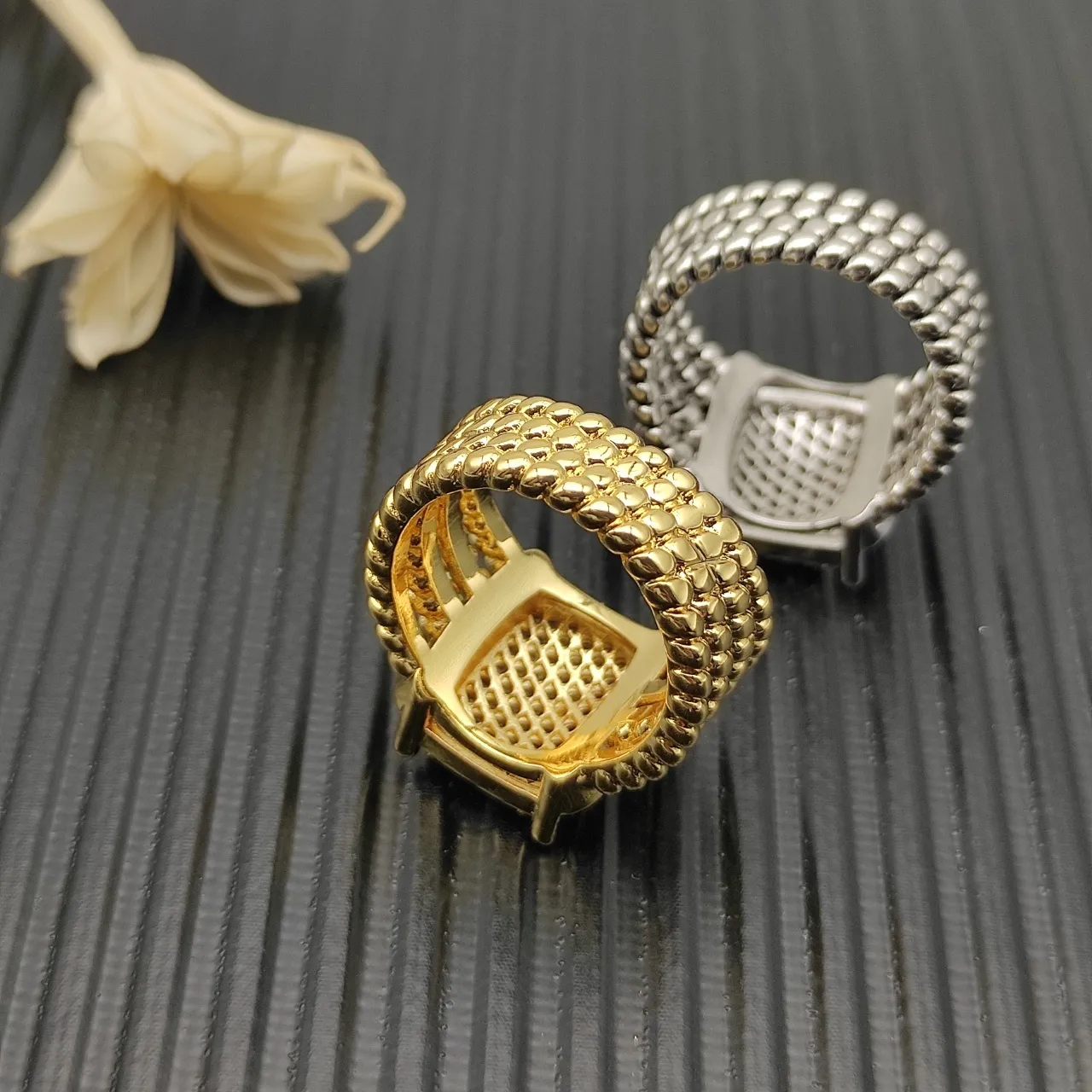 Pavé Diamond Cushion Face Twisted Rope Band Ring 3